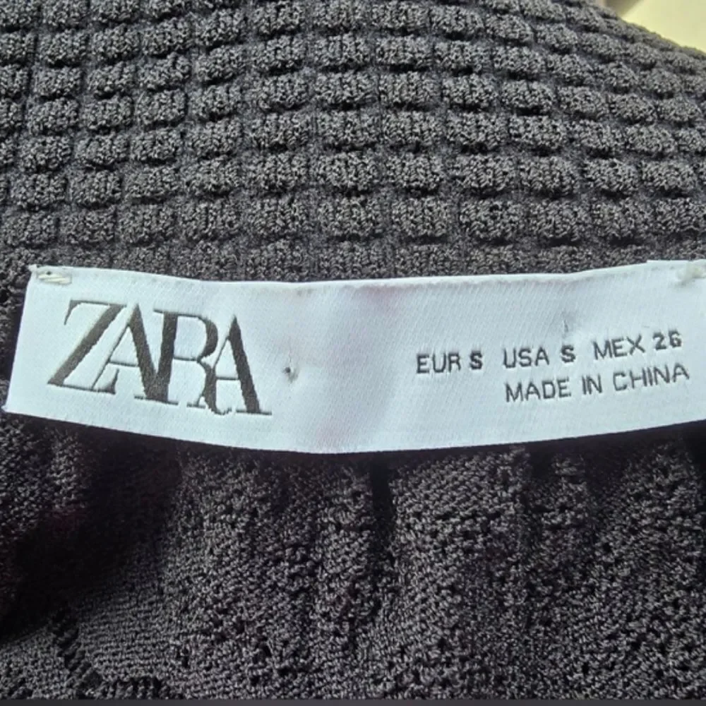 Zara black off